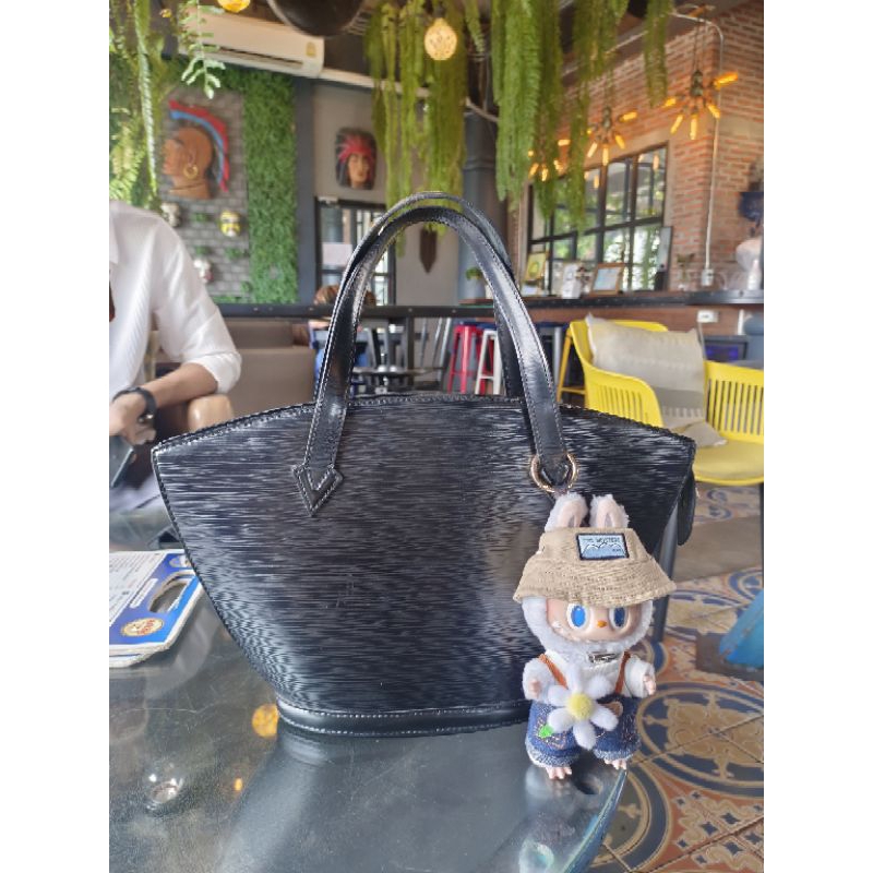 lv พัด pm มือ2 ของแท้ สภาพดีเทไปค่ะ6,900