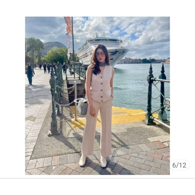 เสื้อและกางเกงจากร้าน september.bkk มือหนึ่ง