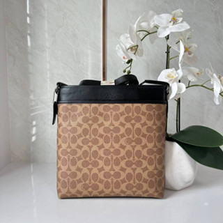 🇺🇸💯 C รุ่น GOTHAM SLIM CROSSBODY BAG (CC111)