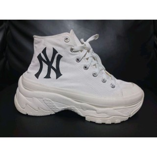 MLB CHUNKY HIGH NEW YORK YANKEES                                Size 8us  7uk  41/26cm. มือสองของแท้ 100 %