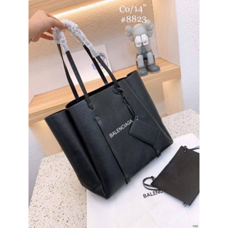 พร้อมส่ง กระเป๋าหนังสีดำ shopping bag size 14" Balen ciaga