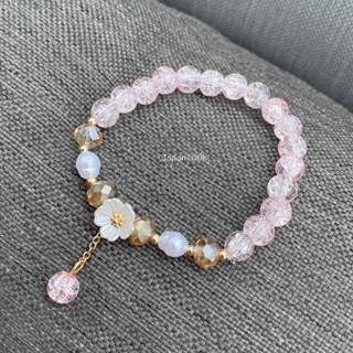 💕พร้อมส่ง💕สร้อยข้อมือ กำไลลูกปัดคริสตัลสีชมพูอ่อน จี้ดอกซากุระ🌸น่ารัก สไตล์เกาหลี ญี่ปุ่น ใส่แล้วผิวผ่อง✨