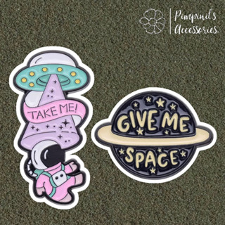 ʕ •ᴥ•ʔ ✿ พร้อมส่ง : เข็มกลัดเซ็ทยานอวกาศ,นักบินอวกาศและดาวเสาร์ | UFO, Astronaut &amp; Saturn Enamel Brooch Pin Set.