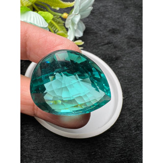 Lab Paraiba 69 carats 27x32 mm 1 pieces