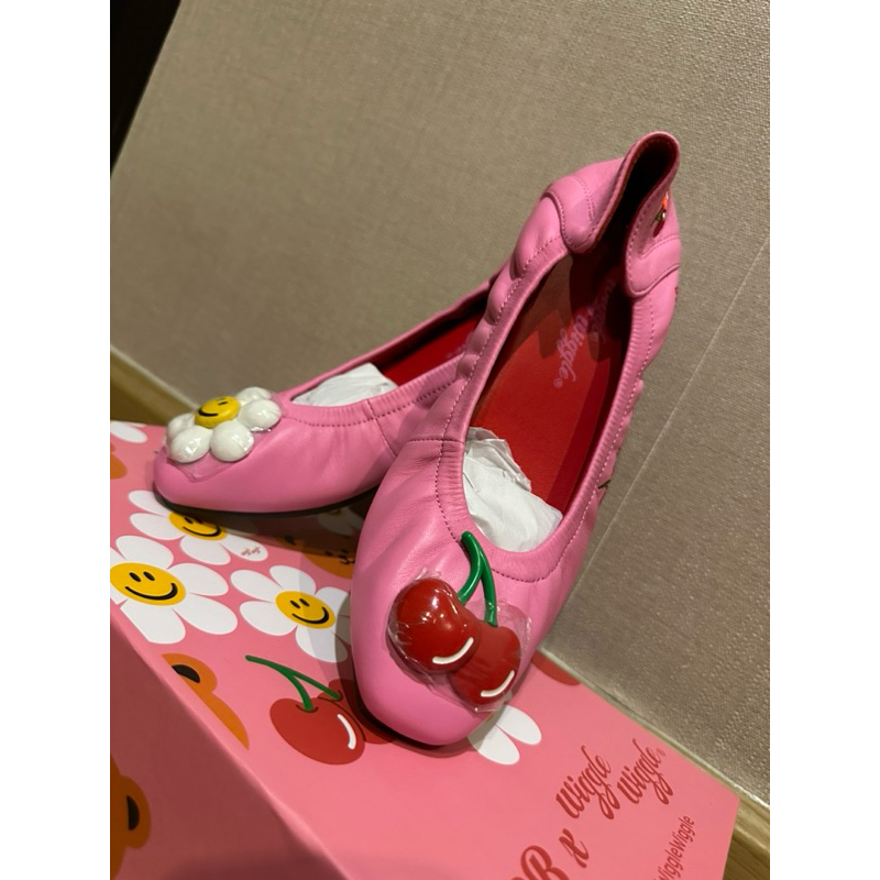 New !!   ส่งต่อ O&B x Wiggle Wiggle รองเท้าส้นแบนหนังแกะแท้ ไซด์ 35 นะคะ