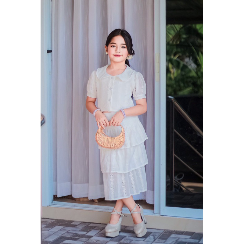 แฟชั่นเด็กเซตกระโปรงขนมชั้น กระโปรงสีขาว