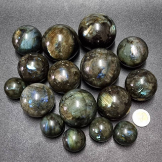 หินลาบราโดไรต์ เกรดสวยๆ เหลือบชัดๆ Labradorite