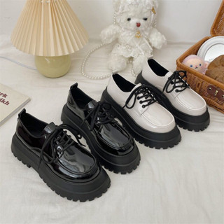 [เปิดจองสินค้า] รองเท้าหนัง (รุ่น Buddy) สีขาว,สีดำ ส้นสูง5ซม.