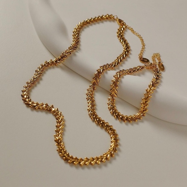 Chic appeal : FUTARA fish bone styles (necklace & bracelet)