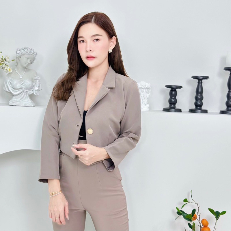 ครอปเบเซอร์สั้นสีพื้น