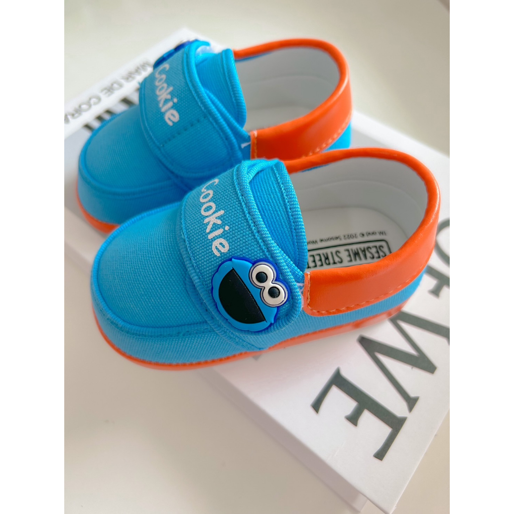 รองเท้าผ้าใบเด็ก Sesame Street ลาย Cookie สีฟ้า
