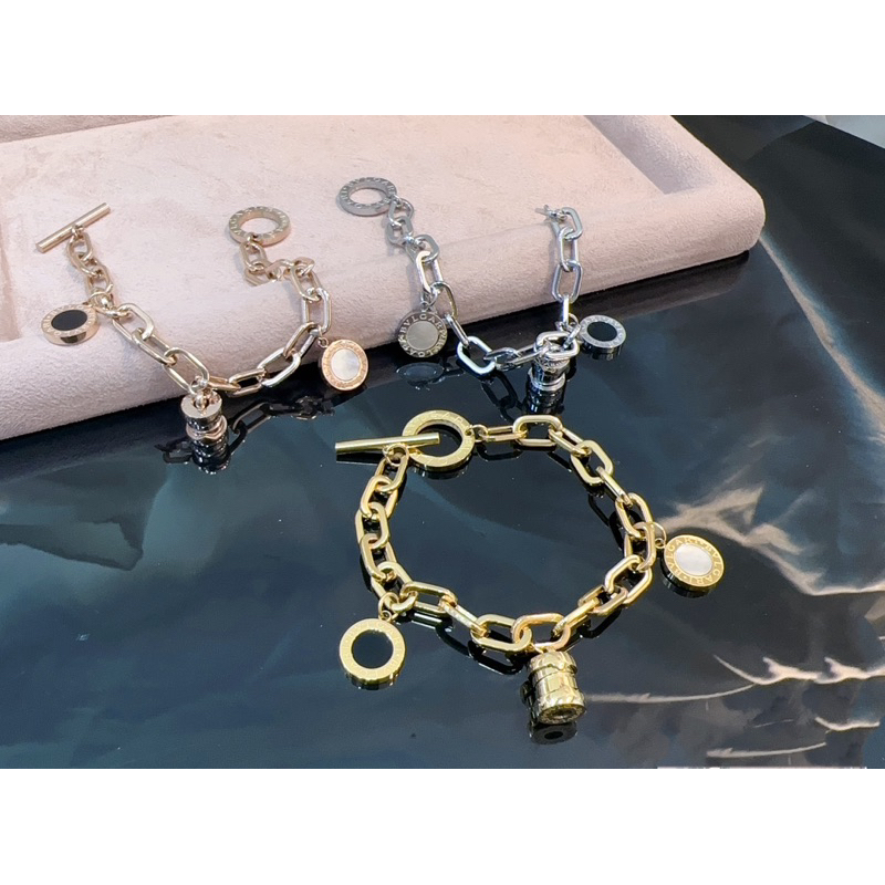 พร้อมส่ง สร้อยข้อมือโซ่ พีเมียม กำไลข้อมือเส้นหน้า สแตนเลสเคลือบ18K
