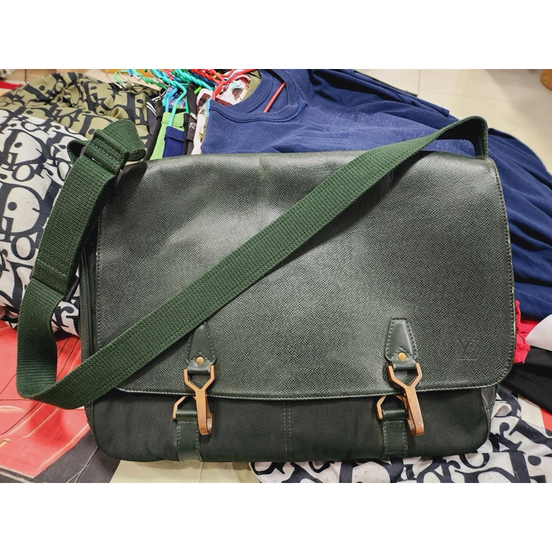 LV Taiga Messenger Bag