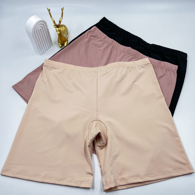 กางเกงสเตย์ กางเกงซับในขาสั้น เนื้อผ้านุ่มลื่น ขนาด Free Size มีให้เลือก 3 สี ความยาว 26 ใส่ได้ทั้งเด็ก และผู้ใหญ่