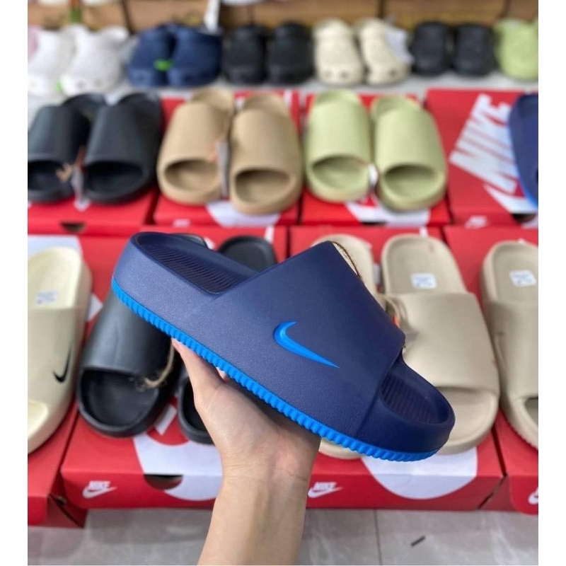 รองเท้าแตะ Nike พร้อมกล่อง