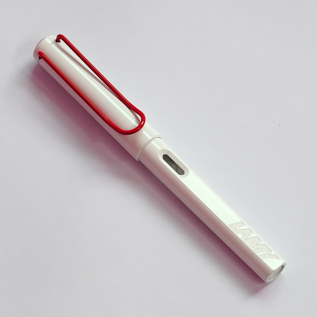 [ของแท้ 100%] LAMY Safari Fountain Pen - White/Red Clip (EF - 0.4 mm) - Limited Edition - ปากกาลามี่