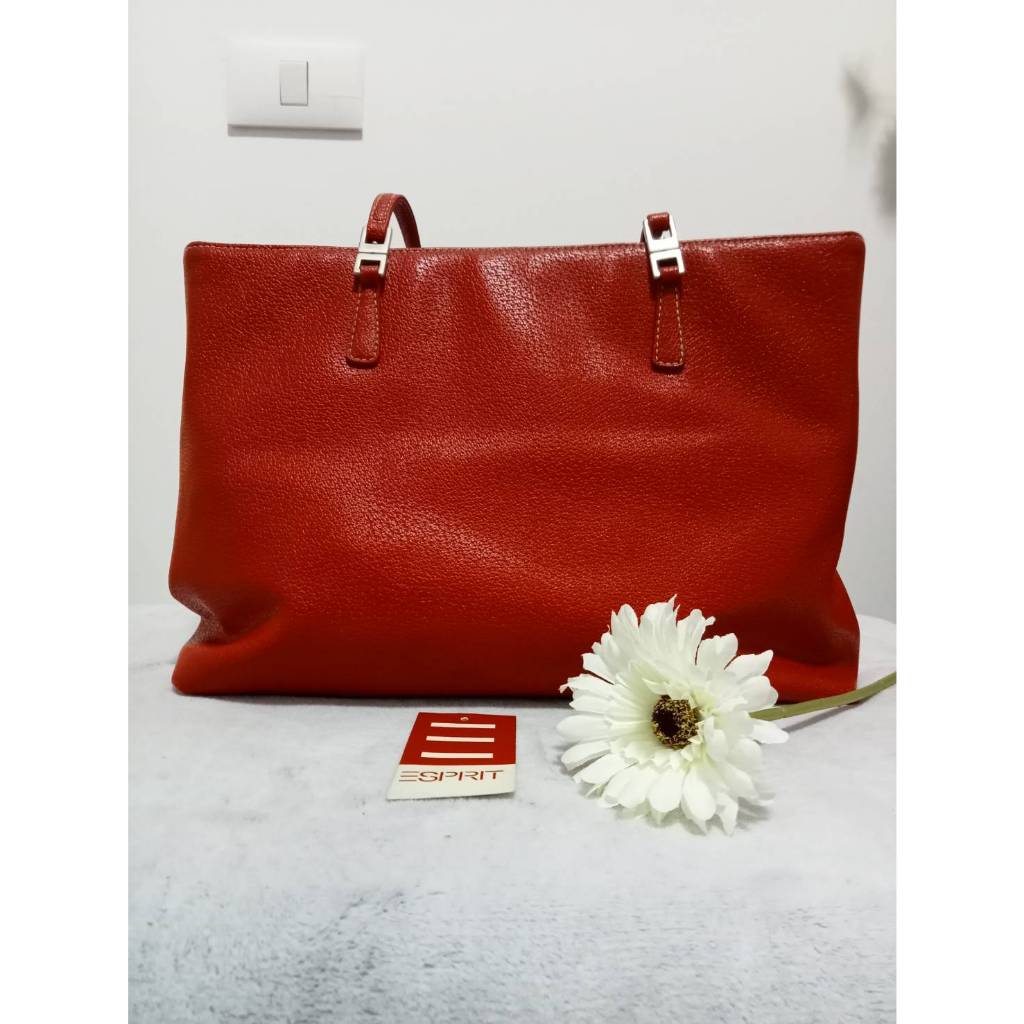 ESPRIT กระเป๋าทรงโท้ทงานหนัง สีแดง ✋สอง + แถมฟรี! เสื้อยืด Esprit
