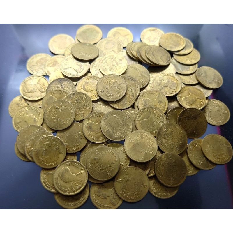 เหรียญ 10 สตางค์ สต.(ราคาต่อ 1เหรียญ) เนื้อทองเหลือง ปี พศ.2500 ร9 ไม่ผ่านใช้ เก่าเก็บ มีคราบ มีรอย ปั๊มไม่ค่อยติด