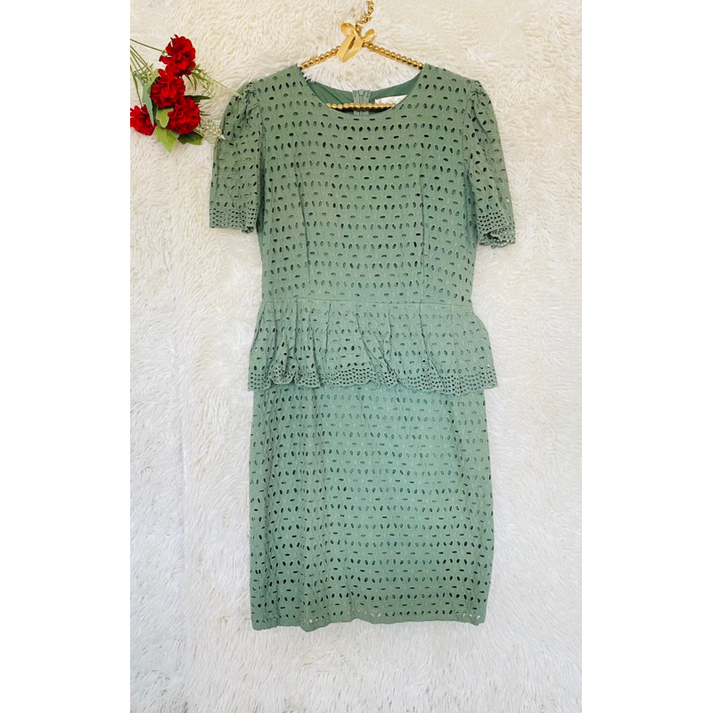 ชุดเดรสทำงานผ้าฉลุ  ป้าย Elgrand