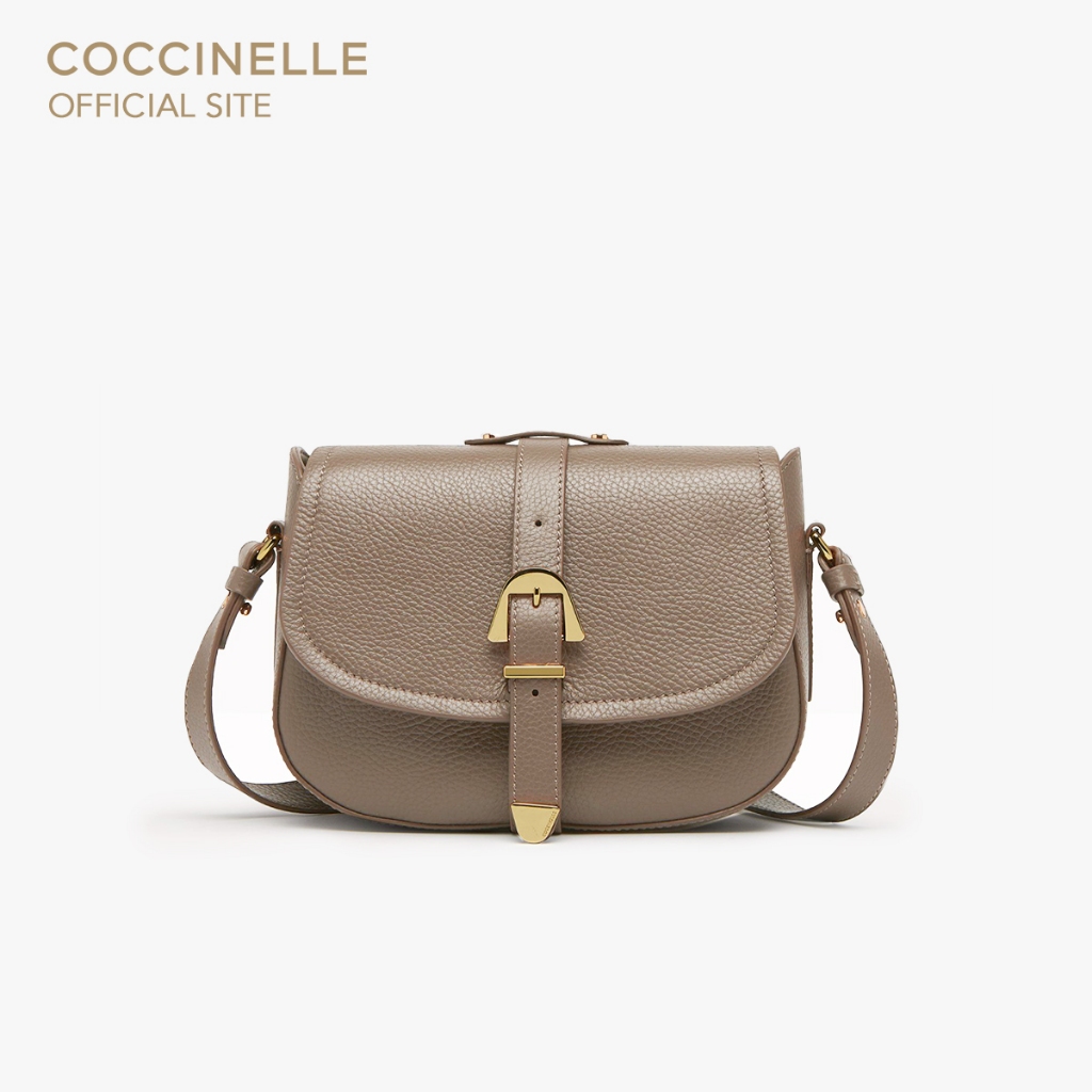 COCCINELLE กระเป๋าสะพายผู้หญิง รุ่น MAGALU' CROSSBODY BAG 150101 สี WARM TAUPE