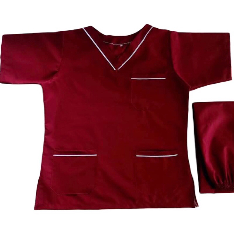 เสื้ออย่างเดียวนะคะ เสื้อสครับ สีแดงเลือดหมู คอวี ขลิบเล็กสีขาวที่คอและกระเป๋าทุกใบนะคะ ผ้าคอตตอน 180 เส้น ทรงตรง