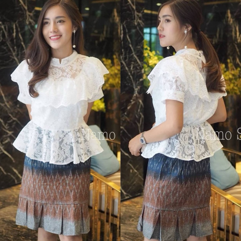 เสื้อลูกไม้วนิดาแต่งระบายเชิงด้านหน้า