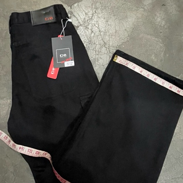 - กางเกงยีนส์ ขากระบอก 9 นิ้ว สีดำ งานกระเป๋าข้าง กระเป๋าแปะ ทรงคาร์โก้ // ป้าย CP8 Original-