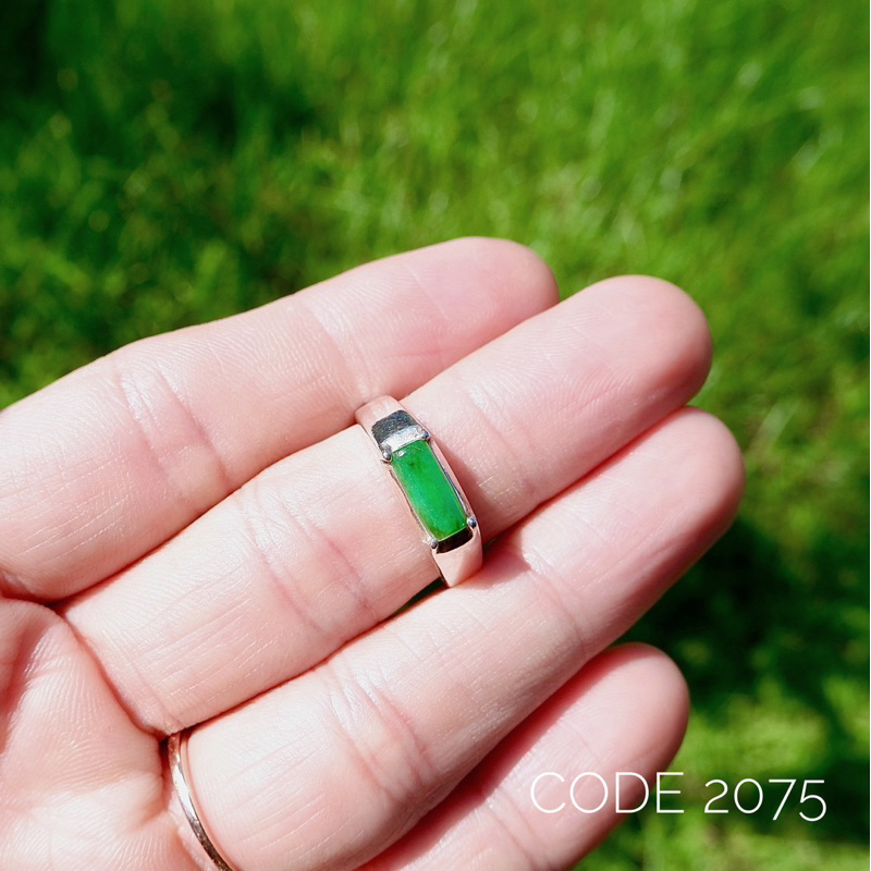 แหวนหยกอานม้าเขียว Jadeite / Fei Cui Type A (หยกพม่า)