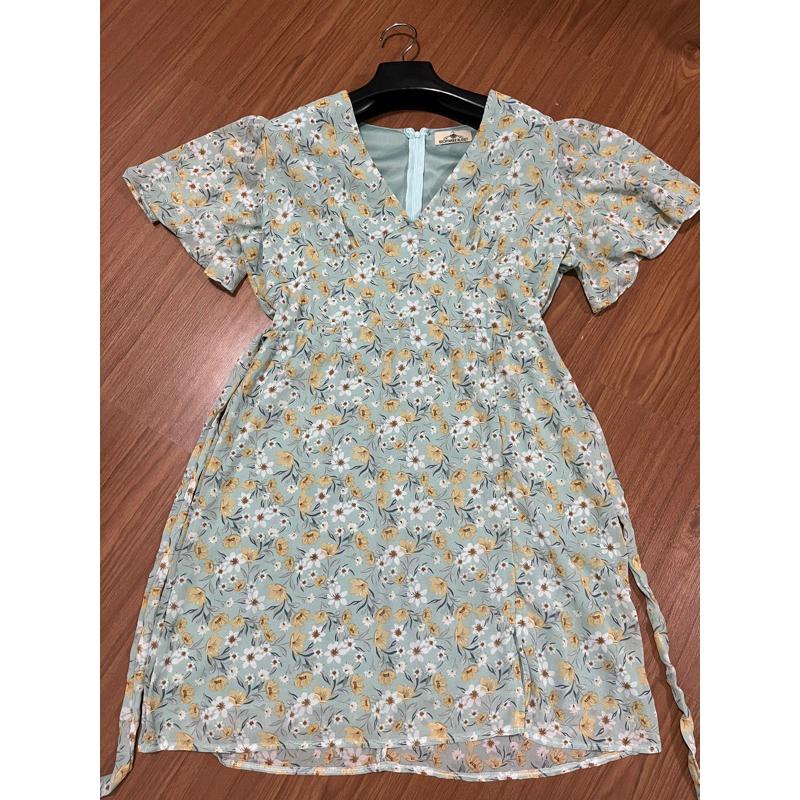 เดรสมือสอง ป้าย Nuchyanee Kloset sz.L