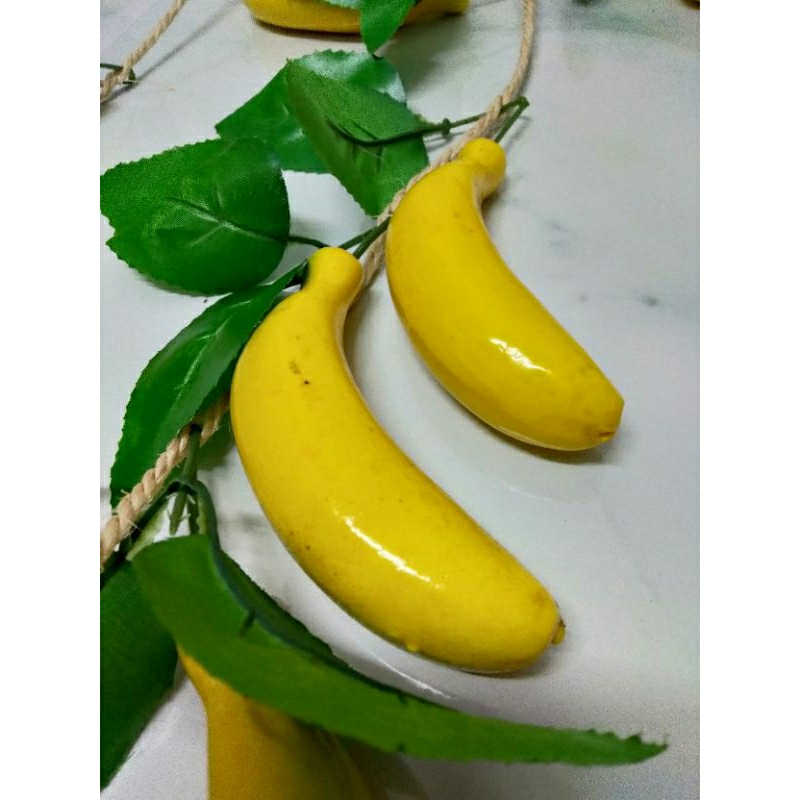 ผลไม้ กล้อเทียม กล้วยหอมปลอม ได้4เส้น ตกแต่งบ้าน สวน ร้านค้า /อาหาร ของฝาก ของขวัญ ของใช้ สีสด