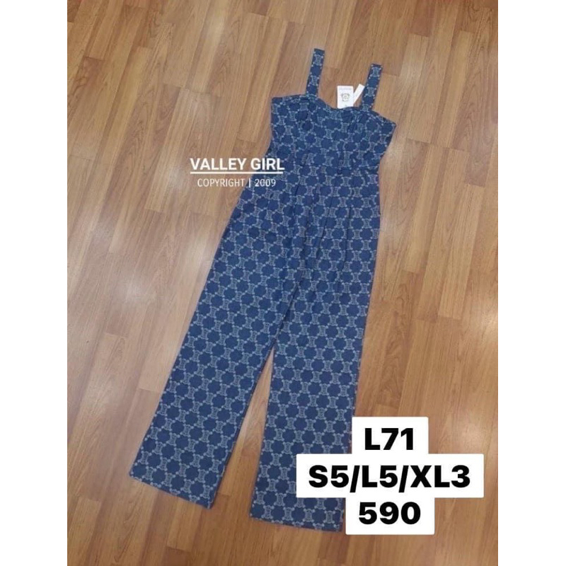 เสื้อผ้างานป้าย valley girl