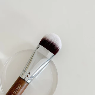 BRUSH STUDIO S series 207 : Foundation Brush แปรงลงรองพื้นทรงแบน