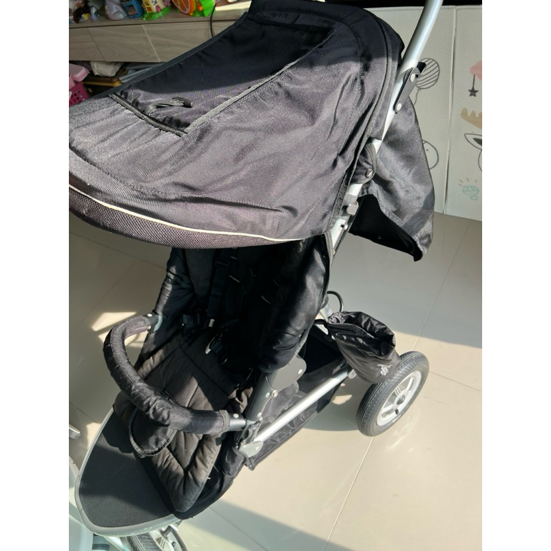 รถเข็นเด็ก baby stroller ยี่ห้อ Air buggy สีดำ แข็งแรง เข็นลื่น มือสองสภาพดี