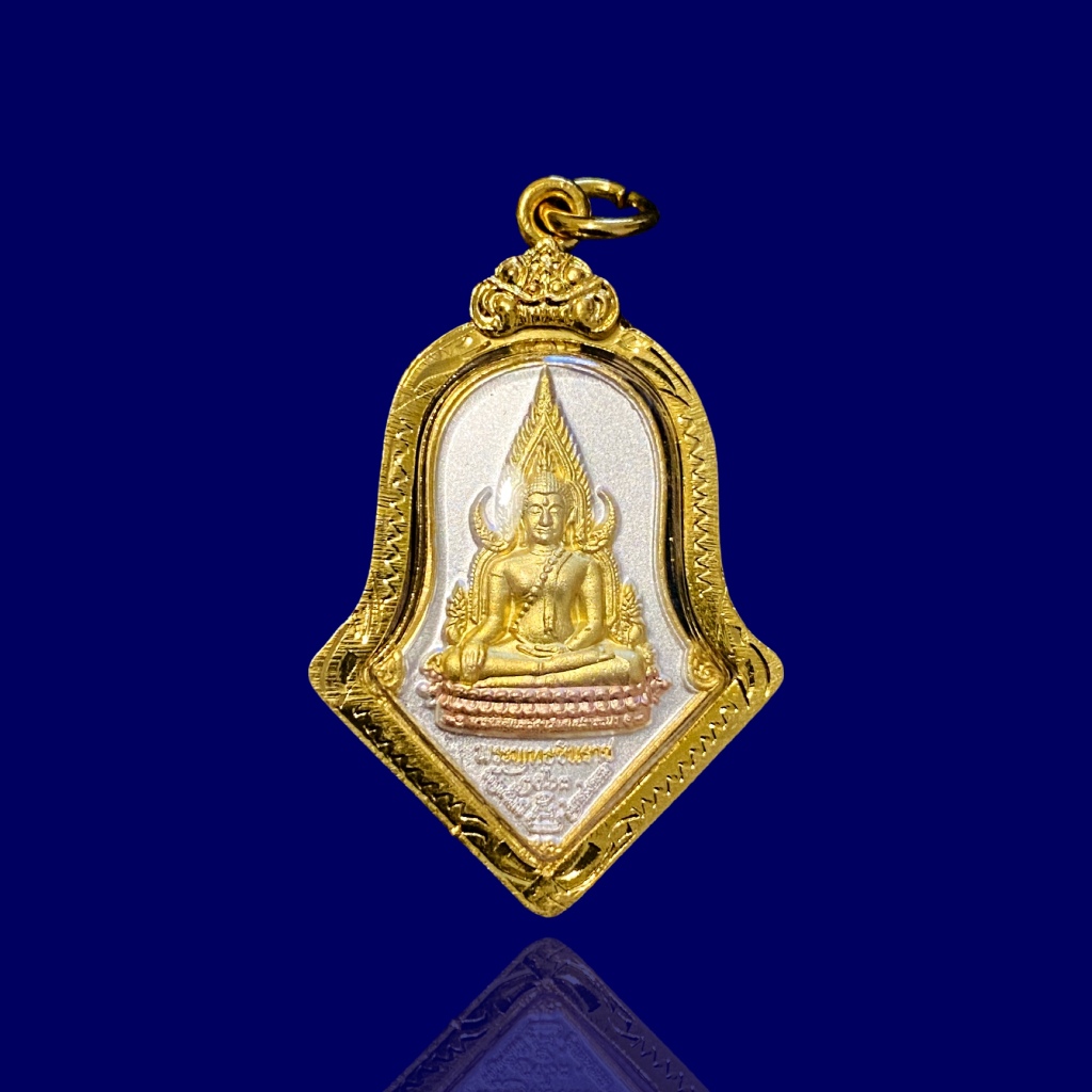 เหรียญพระพุทธชินราช ด้านหลัง ท้าวเวสสุวรรณ เนื้อทองสามกษัตริย์ ทรงจำปี เลี่ยมกรอบทองคำ กันน้ำ ไม่ลอก ไม่ดำ ท้าวเวสสุวรรณ
