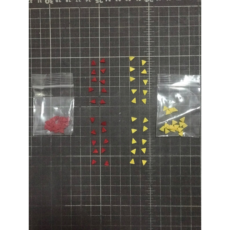 KHMรหัส 685 ผ้าสักหลาดตัดรูปสามเหลี่ยมหน้าจั่วขนาด 5*6 มิล 20 ชิ้น ราคา 5 บาท(พ่อค้าตัดเอง สั่งสีได้)