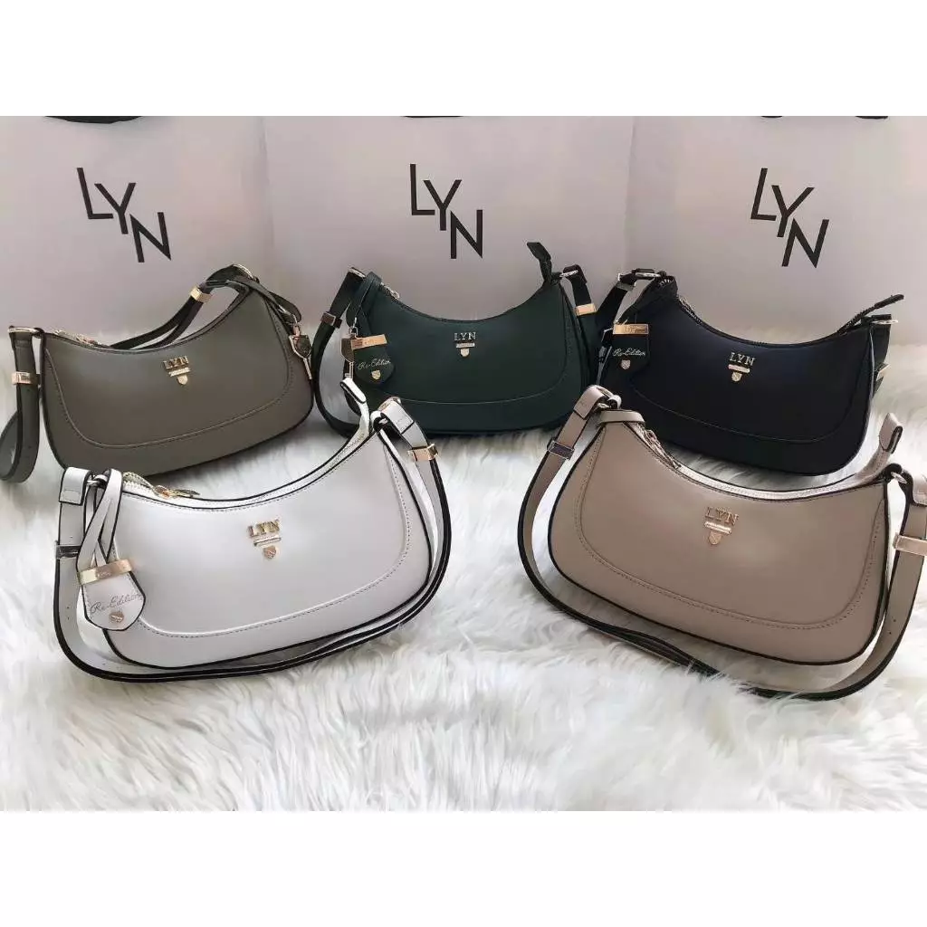 กระเป๋า LY N ทรงพอชรุ่นใหม่ พร้อมอุปกรณ์ มี 5 สี เเต่งอะไหล่กุญเเจ คอลล่าสุด