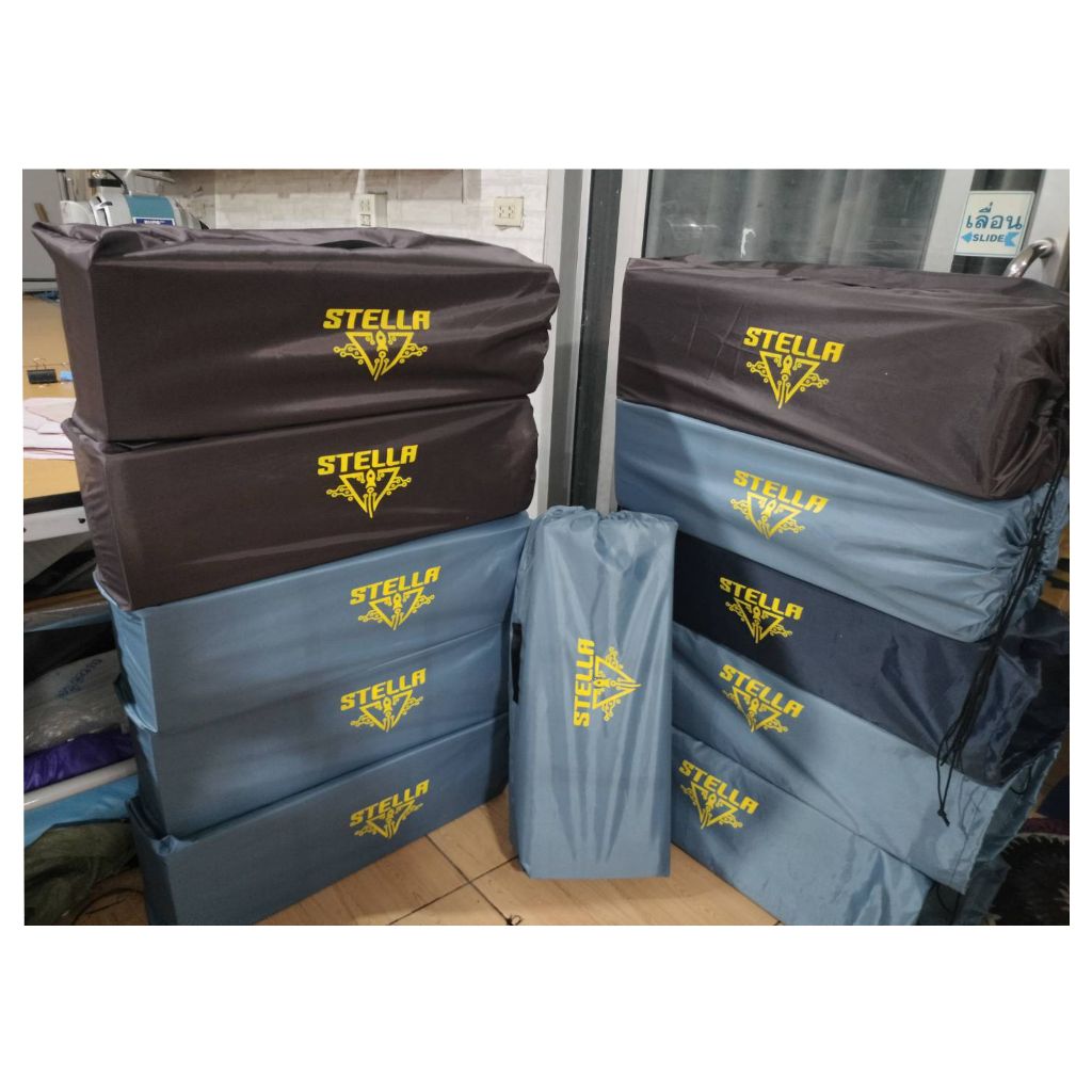 แผ่นปูรองนอนสเตลล่า มีความหนา 10 -20 มิล มีกระเป๋า มีให้เลือกหลายสี ขนาดความกว้าง 70 x ยาว 200 cm. มีคุณภาพสูง พกพาสะดวก