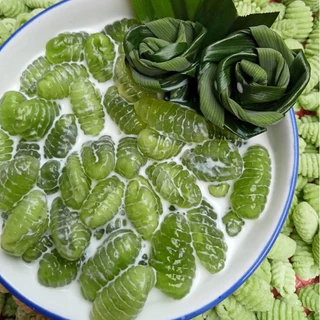 หอมนุ่มหนึบหนับ ตัวสวยตรงปกจ้า/ครองแครงแป้งสาคูใบเตยสดขนาดแพ๊คละ500กรัม