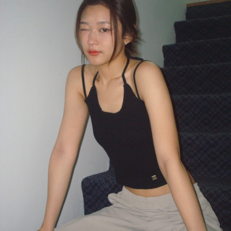 MELT.INMOMENTS TOAST Top เสื้อไหมพรมผูกคอ (ซื้อผ่าน Shopee Video ลด 30%)