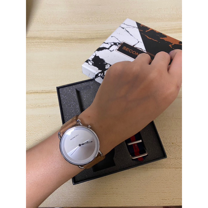 นาฬิกามือ 2 แบรนด์ second skill สภาพดี พร้อมสายและกล่อง