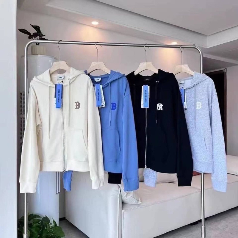 เสื้อแขนยาวงานซิปหน้ามีฮู้ดงานป้ายงานปักสวยๆผ้าเกร็ดปลาเนื้อดีขนาดอก46”ยาว26”นิ้ว