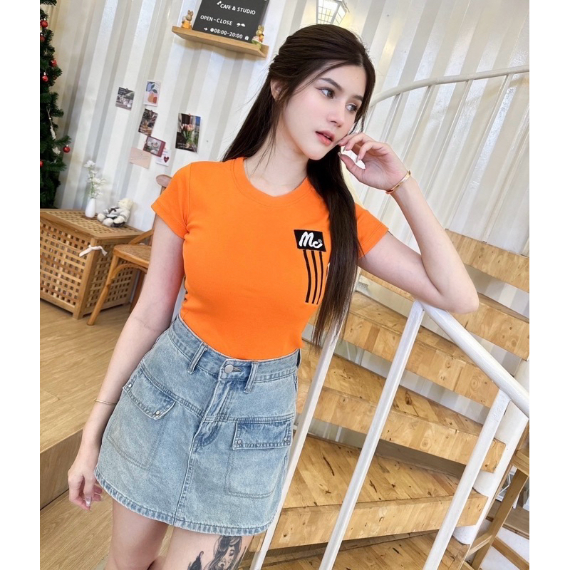 เสื้อยืดรัดรูปนมโต คอกลมปักลายMe
