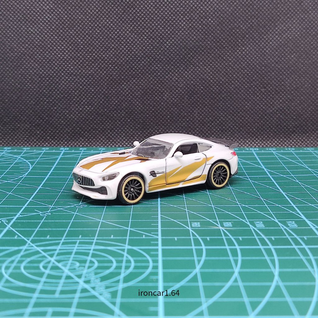 majorette mercedes benz amg gtr สีขาวทอง หายาก