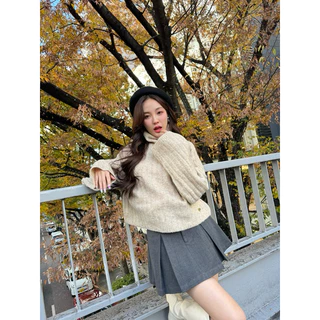 Puri & Me Maple Turtleneck Sweater ไหมพรมWoolแท้ ผ้าจะมีTextureและสีไหมเหลือบๆตามธรรมชาติของไหมWool