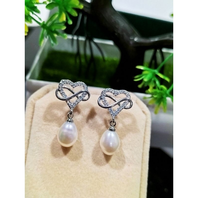 ต่างหูมุกแท้ทรงหยดน้ำ