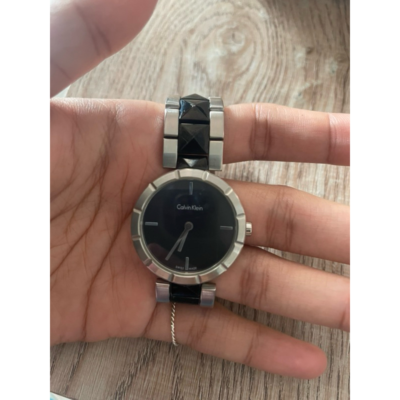นาฬิกา(Calvin Klein) สีเงิน คาดดำ