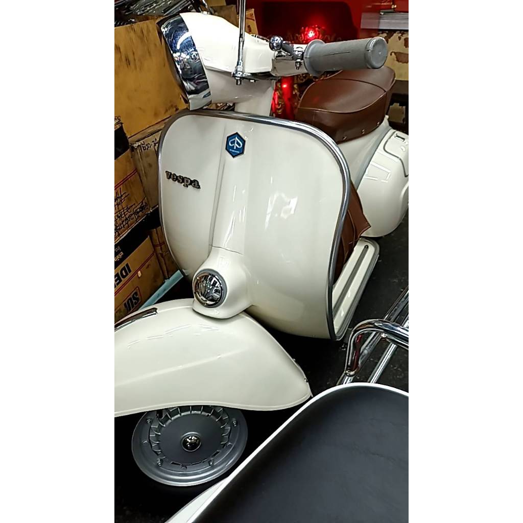 คิ้วบังลมหน้า คิ้วกระโปรงหน้า ขอบบังลม Vespa Claasic