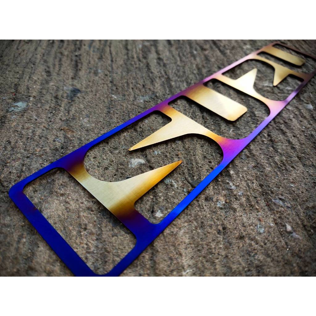 ครอบป้าย ISUZU ปี 2014-2019 เลสทำสีรุ้ง 149 บาท