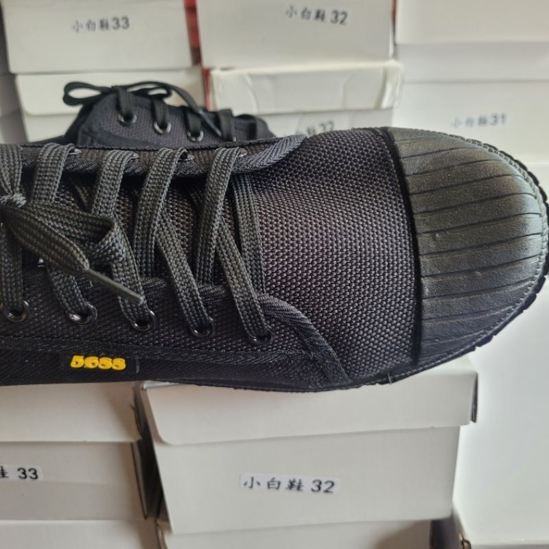 รองเท้าผ้าใบสีดำB02 มีขนาด 38-45 งานไม่มีกล่องนะคะ สินค้าพร้อมส่งจากไทยนะคะ
