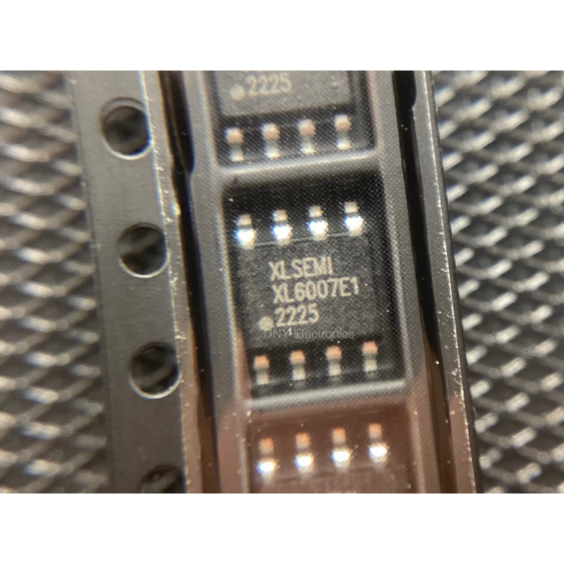 XL6007E1 SOP-8 XL6007 400KHz 60V 2A Switching Current Boost DC/DC Converter